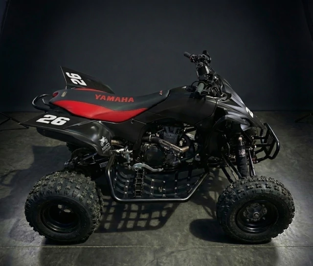 Funda de Asiento para Yamaha YFZ450R - Negro y Rojo Ultragrip LCM — foto 2