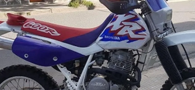 TAPIZADO FUNDA DE ASIENTO PARA HONDA XR600R XR 600 1996 - CUERO SINTÉTICO ROJO - VIOLETA — foto 2